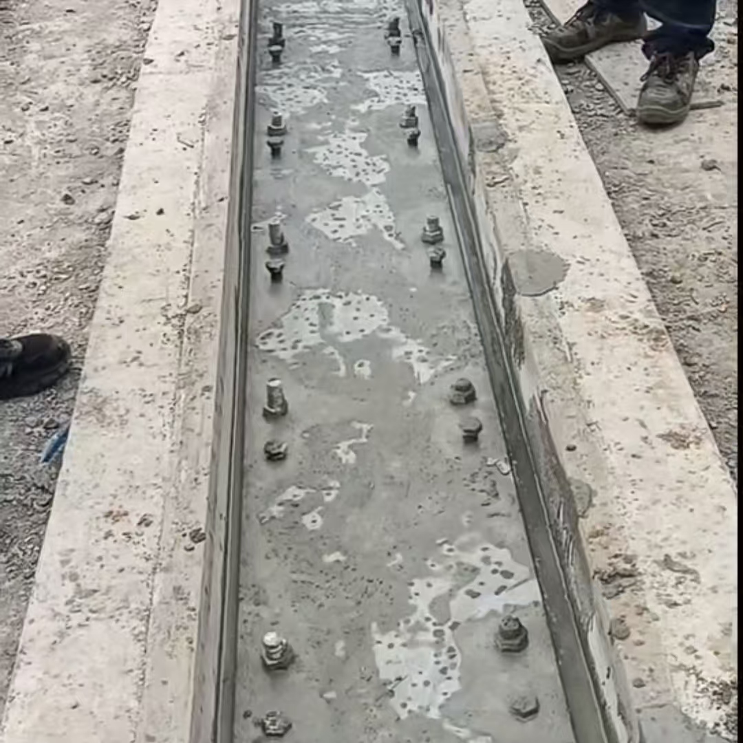 乌鲁木齐港口码头起重机龙门吊重型机械设备稳固用早强快凝轨道胶泥